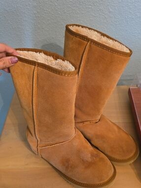 UGG Chestnut Plush Shearling Boot Interior View